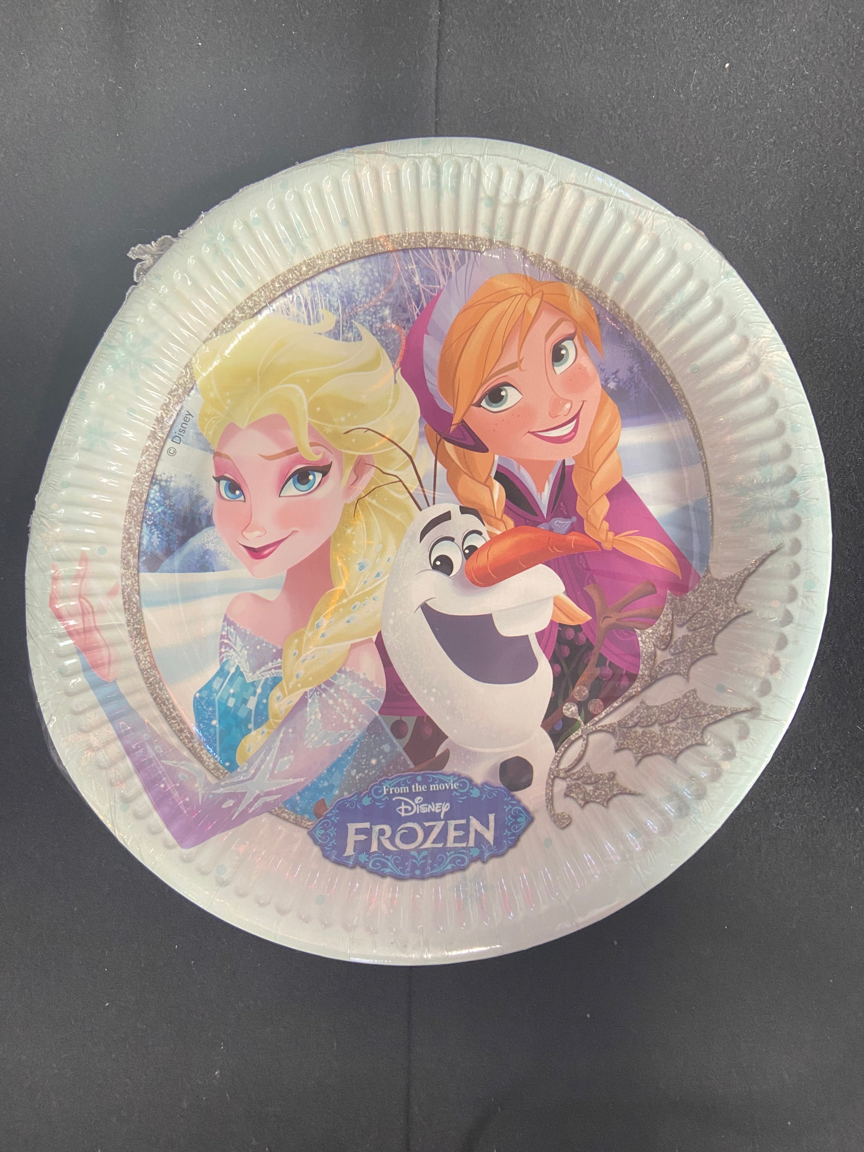 8 Frozen plates 19.5cm/23cm