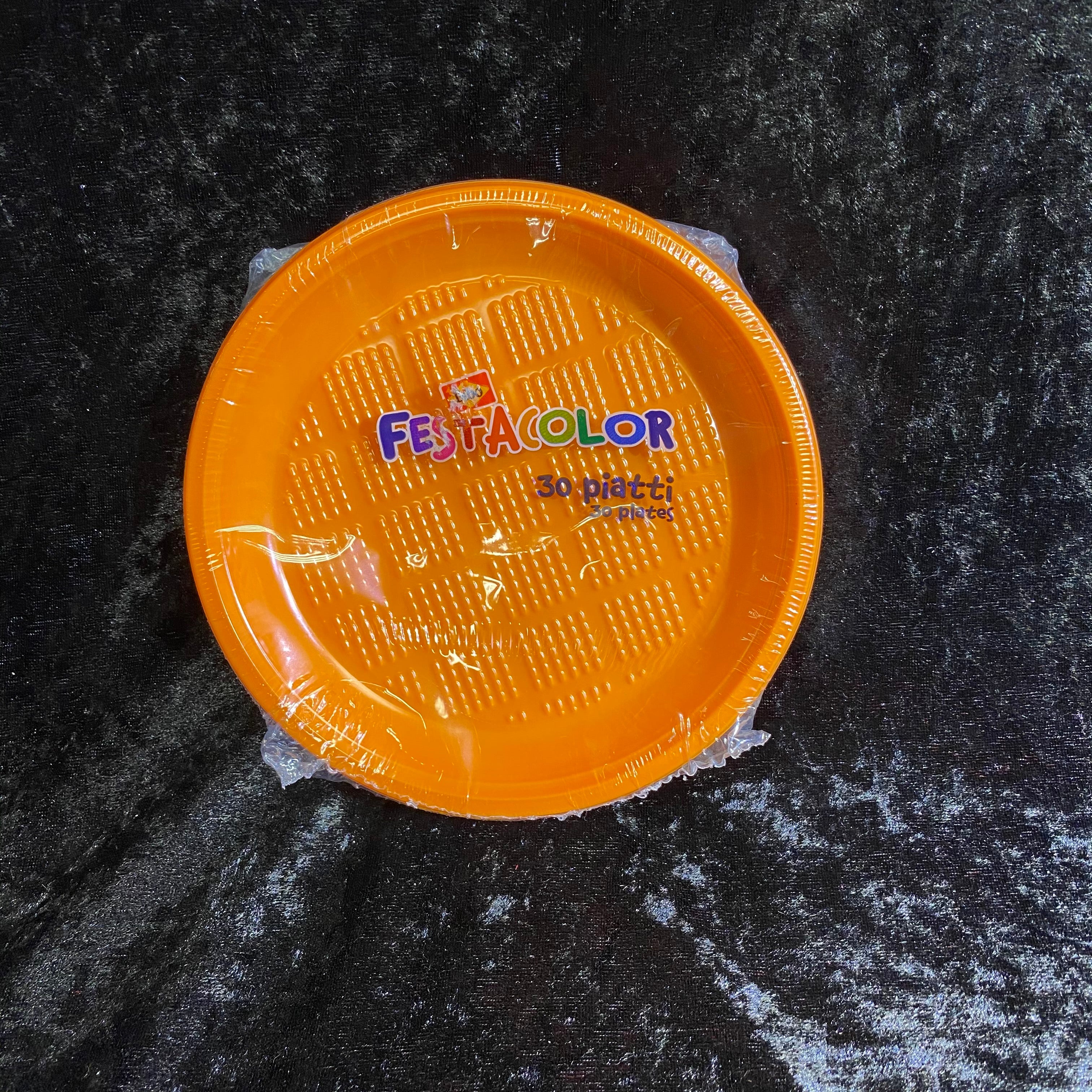 30 Plain Clementine Plastic Plates, 17 cm