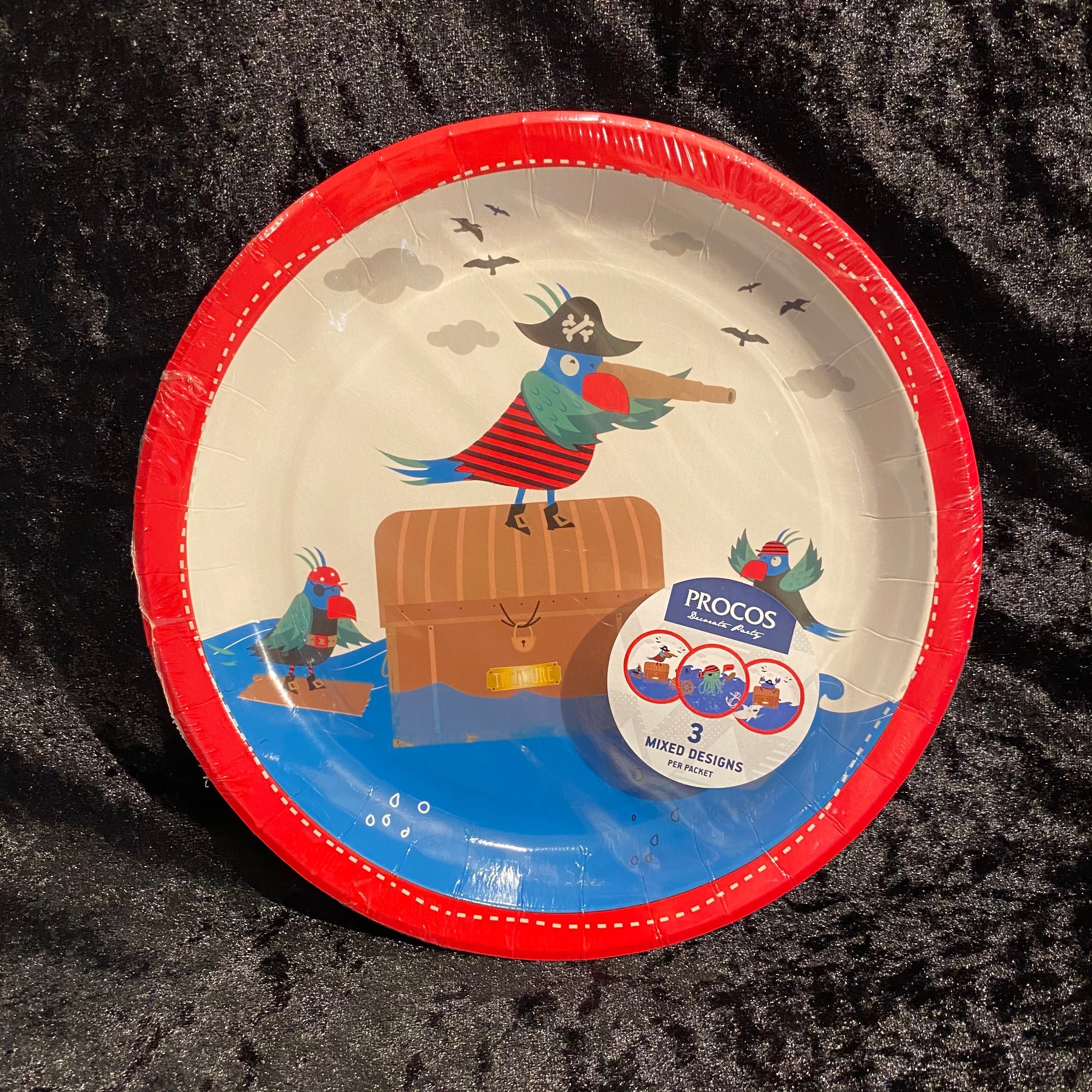 8 pirate-themed cardboard plates, 23cm
