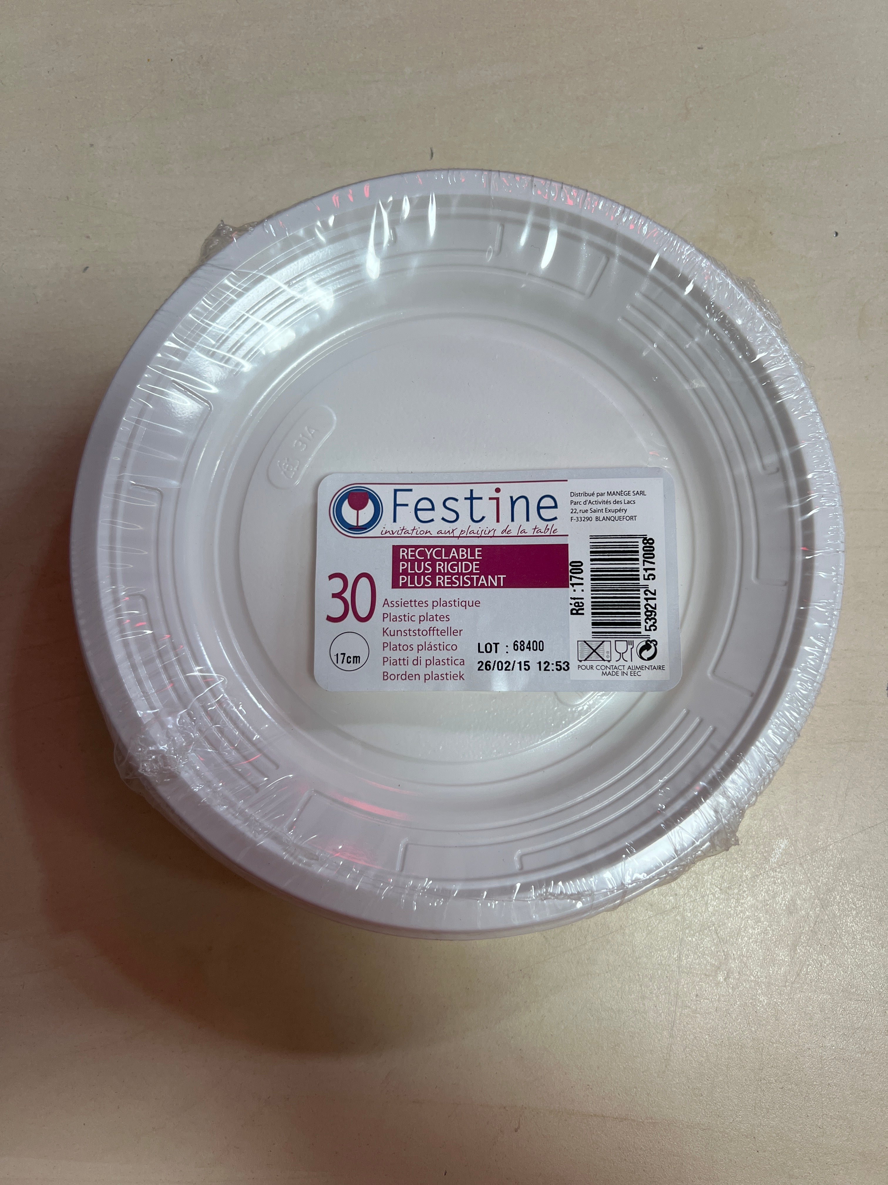 30 assiettes plastiques 17cm blanches