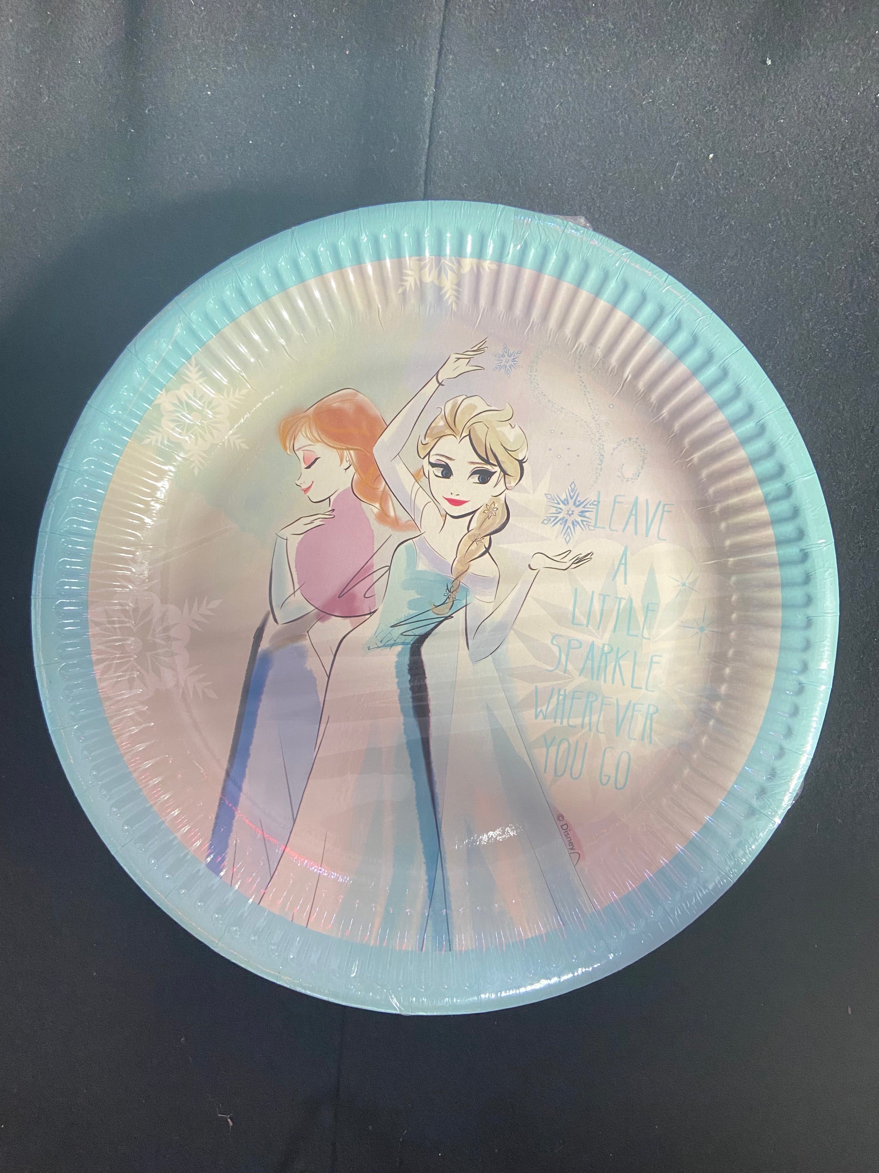 8 Frozen plates 19.5cm/23cm